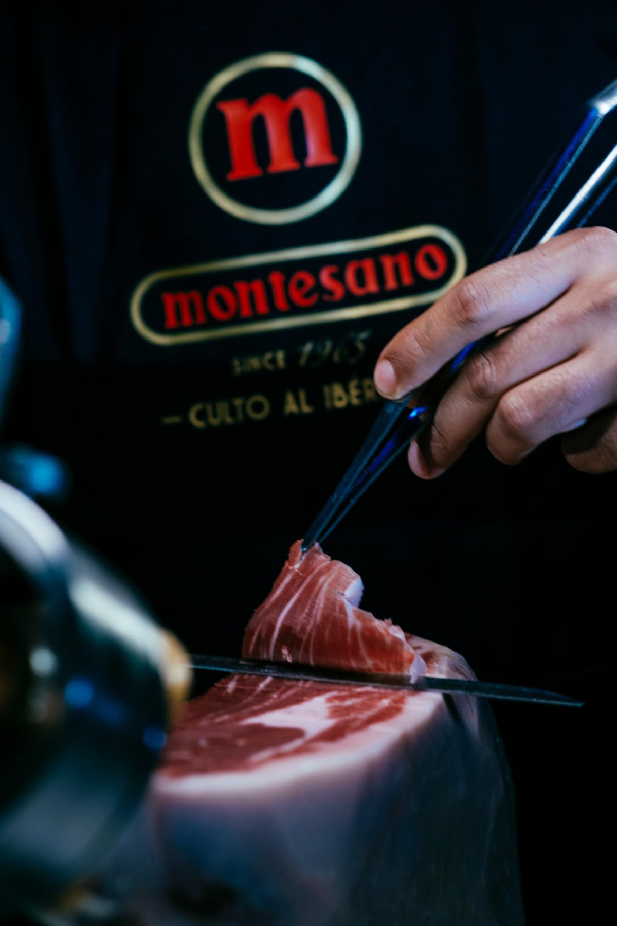 Ibéricos Montesano | Jamón Ibérico de Bellota 50% Raza Ibérica | 36 Meses de Curación | Criado en Libertad en la Dehesa Extremeña y Alimentado con Bellotas | Sabor Intenso y Auténtico | 7.5-8kg