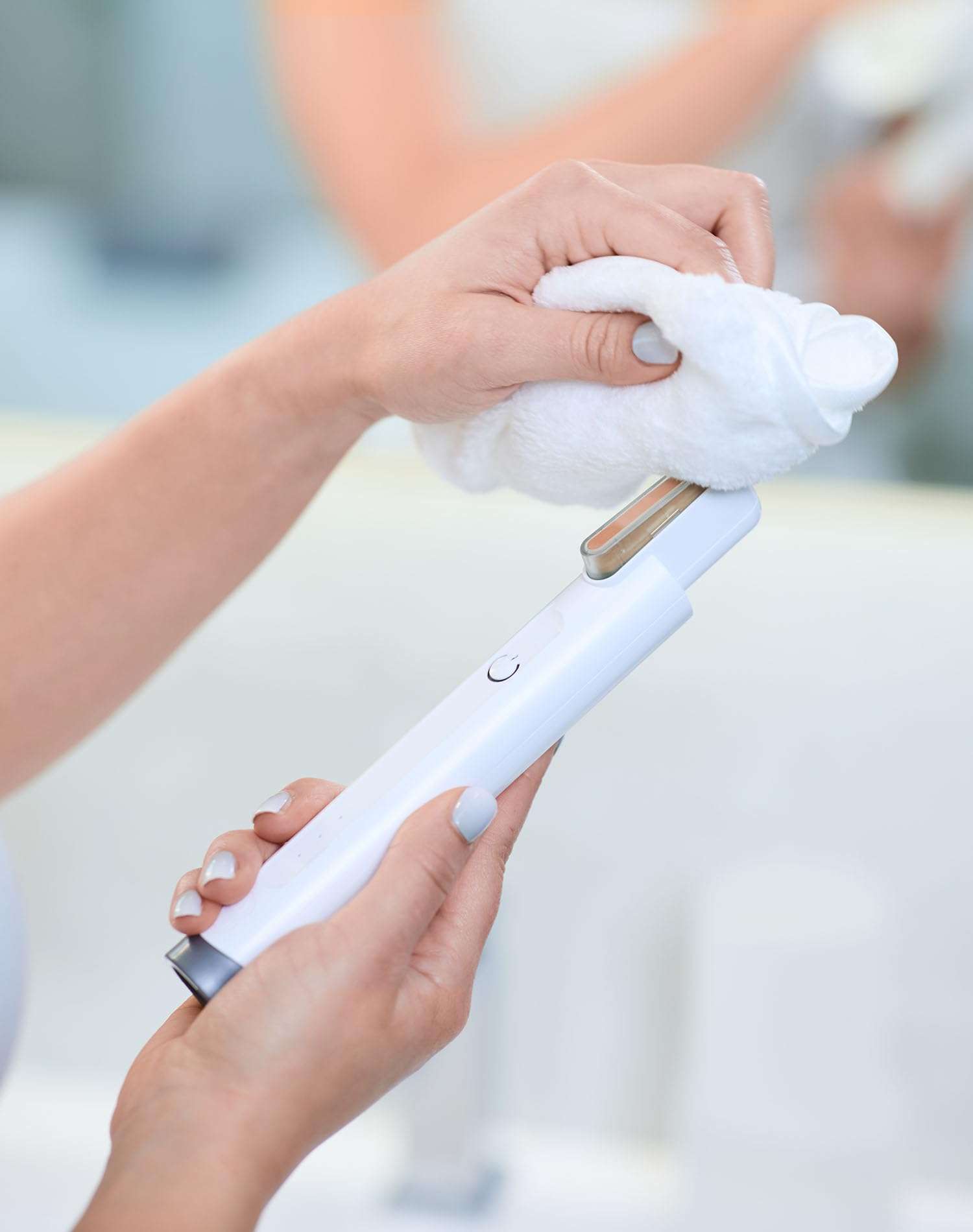 Kaltplasma Kosmetikgerät GLIM90 Schwarz Gesicht Hautpflegegerät Porenreiniger Anti Pickel Beautygerät pflegt empfindliche unreine Haut verbessert Hautbild glatte strahlende Haut