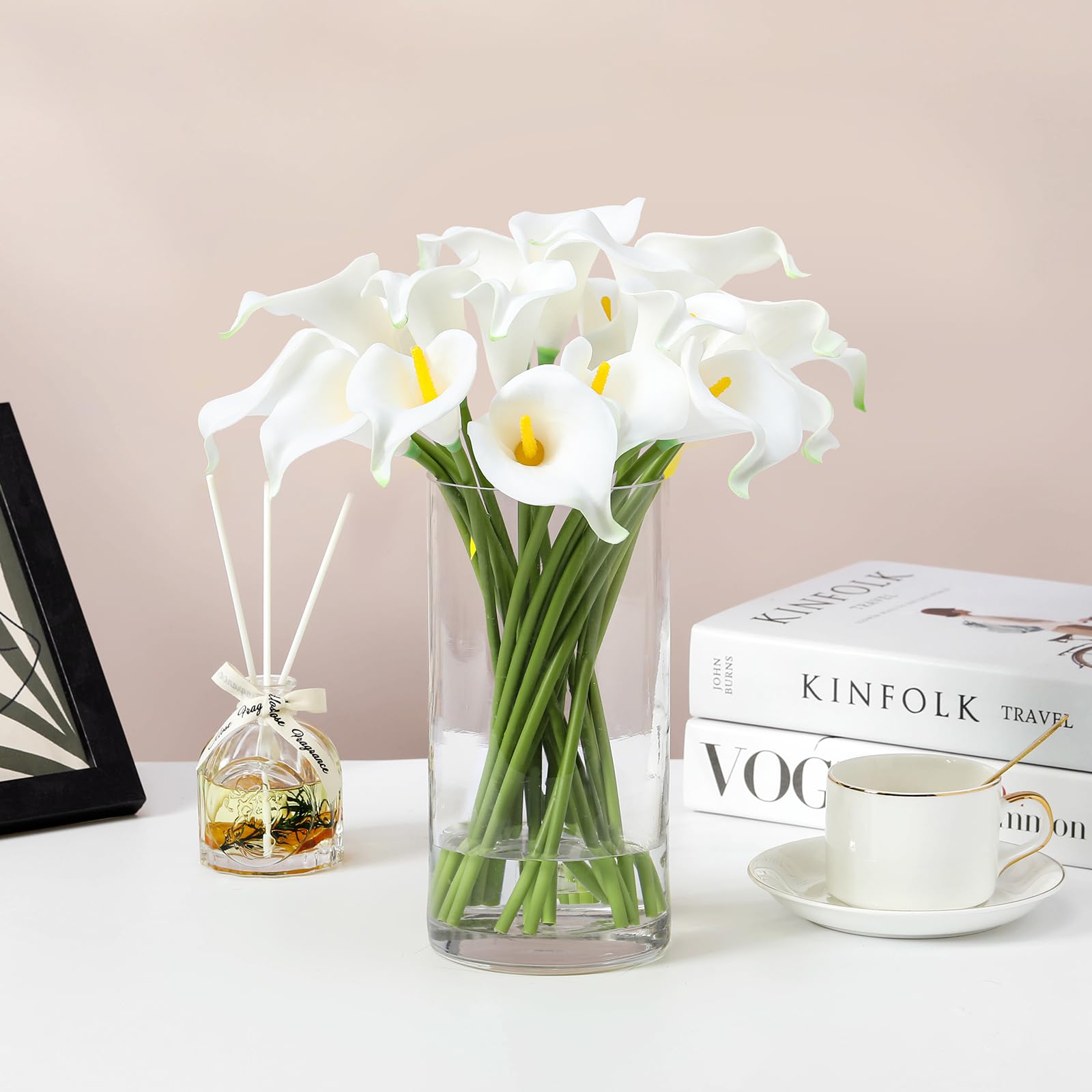 Künstliche Calla-Lilien in Vase mit künstlichem Wasser, künstliche Blumenarrangements in Vase für Heimdekoration, Hochzeitstisch, Weiß, 20 Stück
