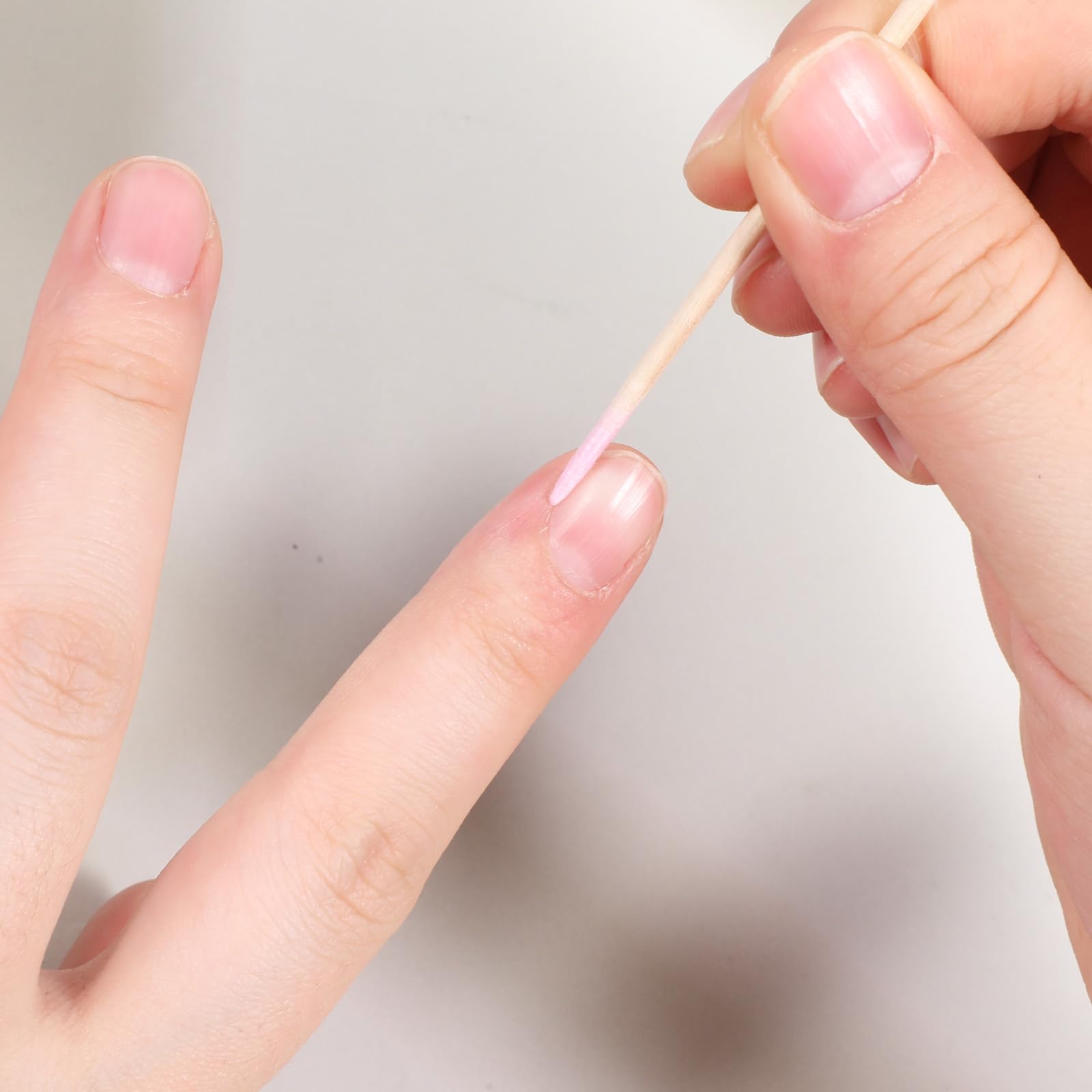 300 tamponi di cotone a punta di precisione, bastoncini per rimuovere lo smalto per unghie, applicatori per microblading, con manico in legno, tamponi di cotone a punta per rimuovere lo smalto per