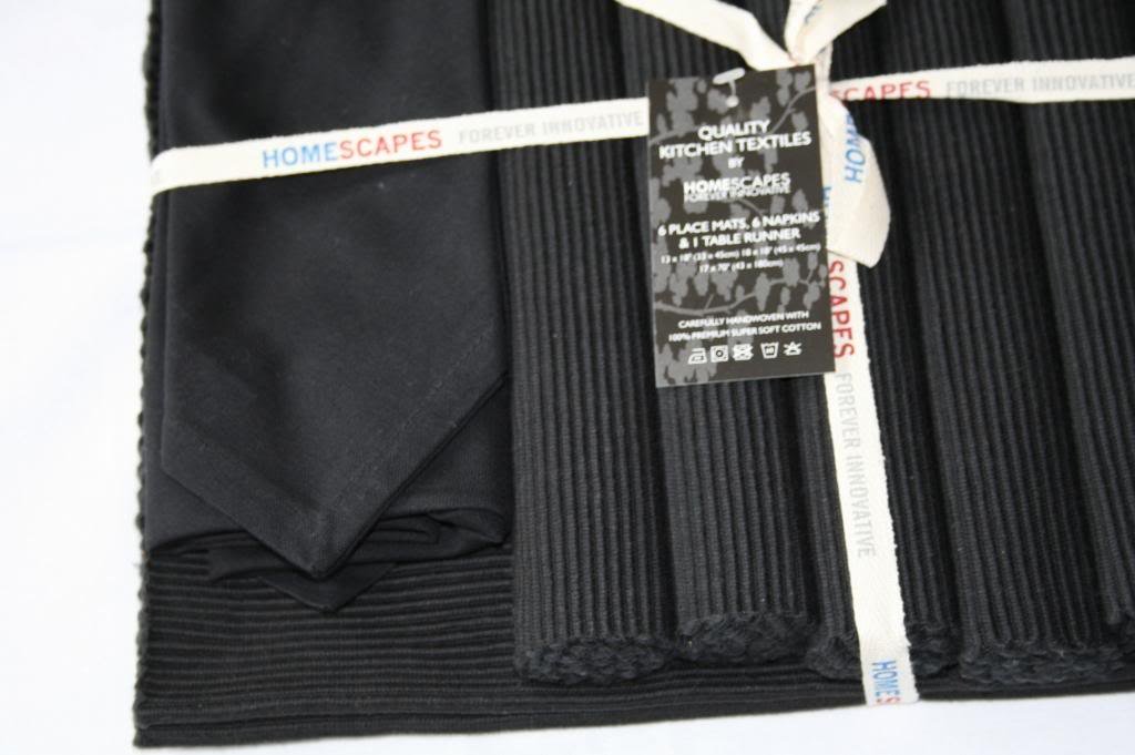 HOMESCAPES 6 Sets de Table (45 x 30 cm) 1 Chemin de Table (45 x 80 cm) et 6 Serviettes de Table (45 x 45 cm) Coton Noir
