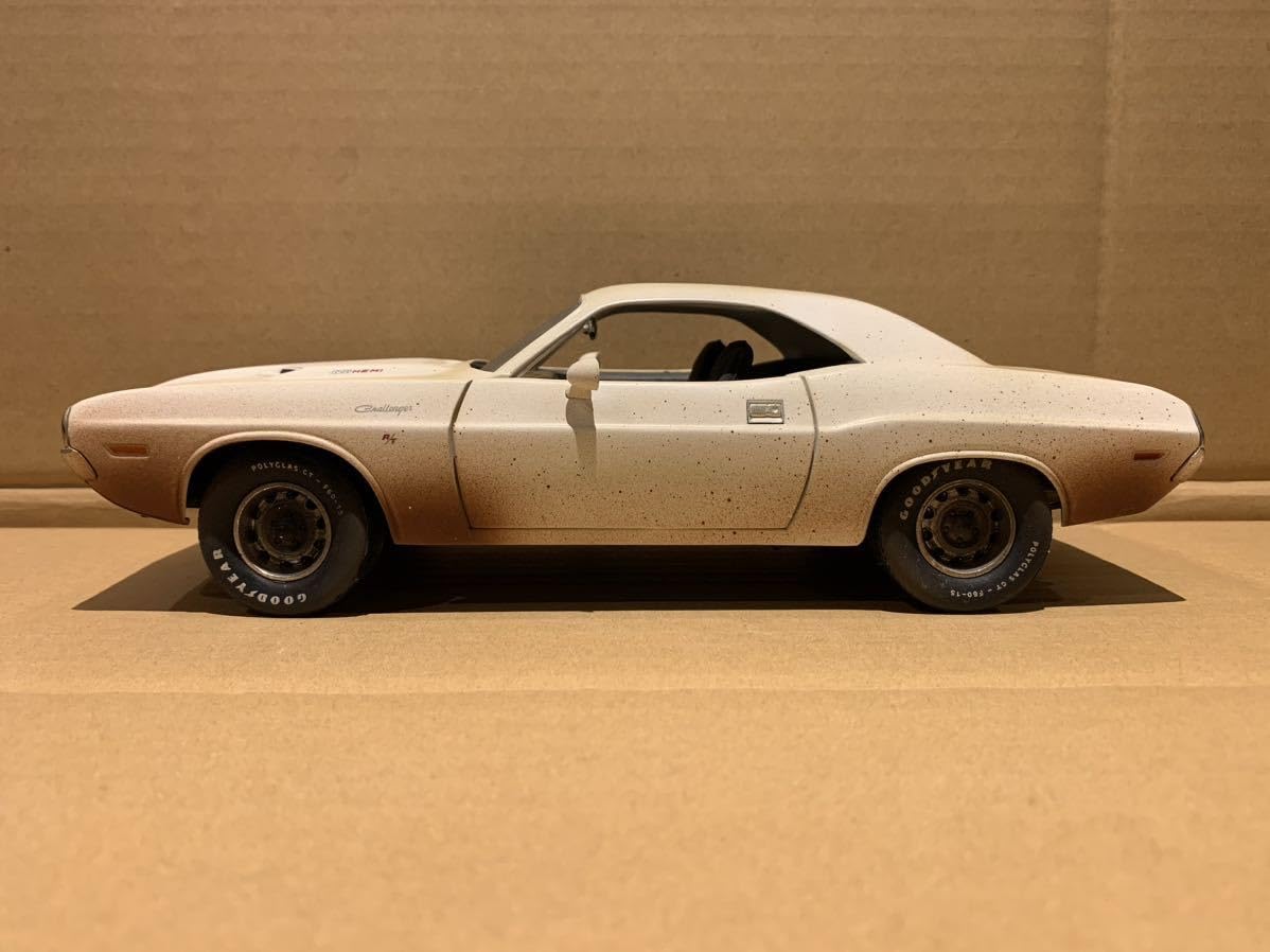 アーテル/'70 Dodgeダッジ Challengerチャレンジャー 1/18