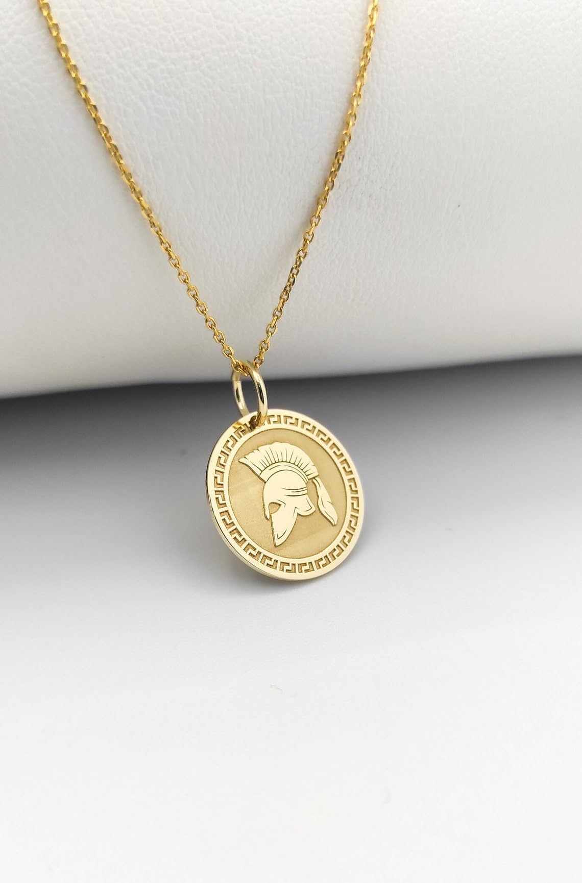 LKBEADS Collar de plata de ley 925 de 28 mm | Cadena de 45 cm | Colgante espartano | Joyas de guerrero griego con casco espartano | Dije griego antiguo | Guerrero espartano chapado en oro | 00215