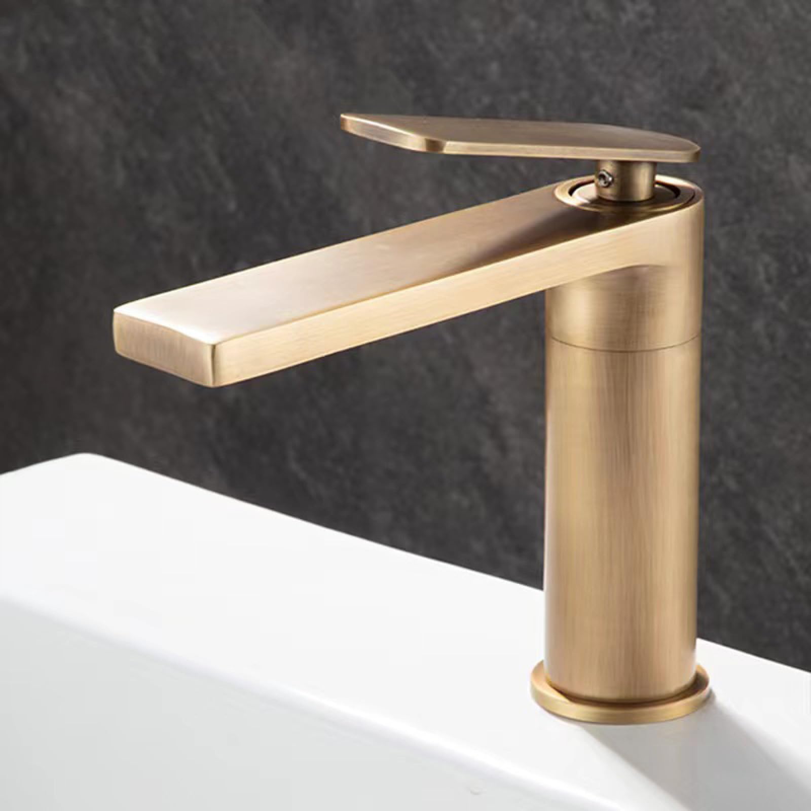Fanjubei Antique-Style Dwarf Bathroom: Hot And Cold Water, Copper, Countertop Basin Faucet, Antique-Style Low Faucet