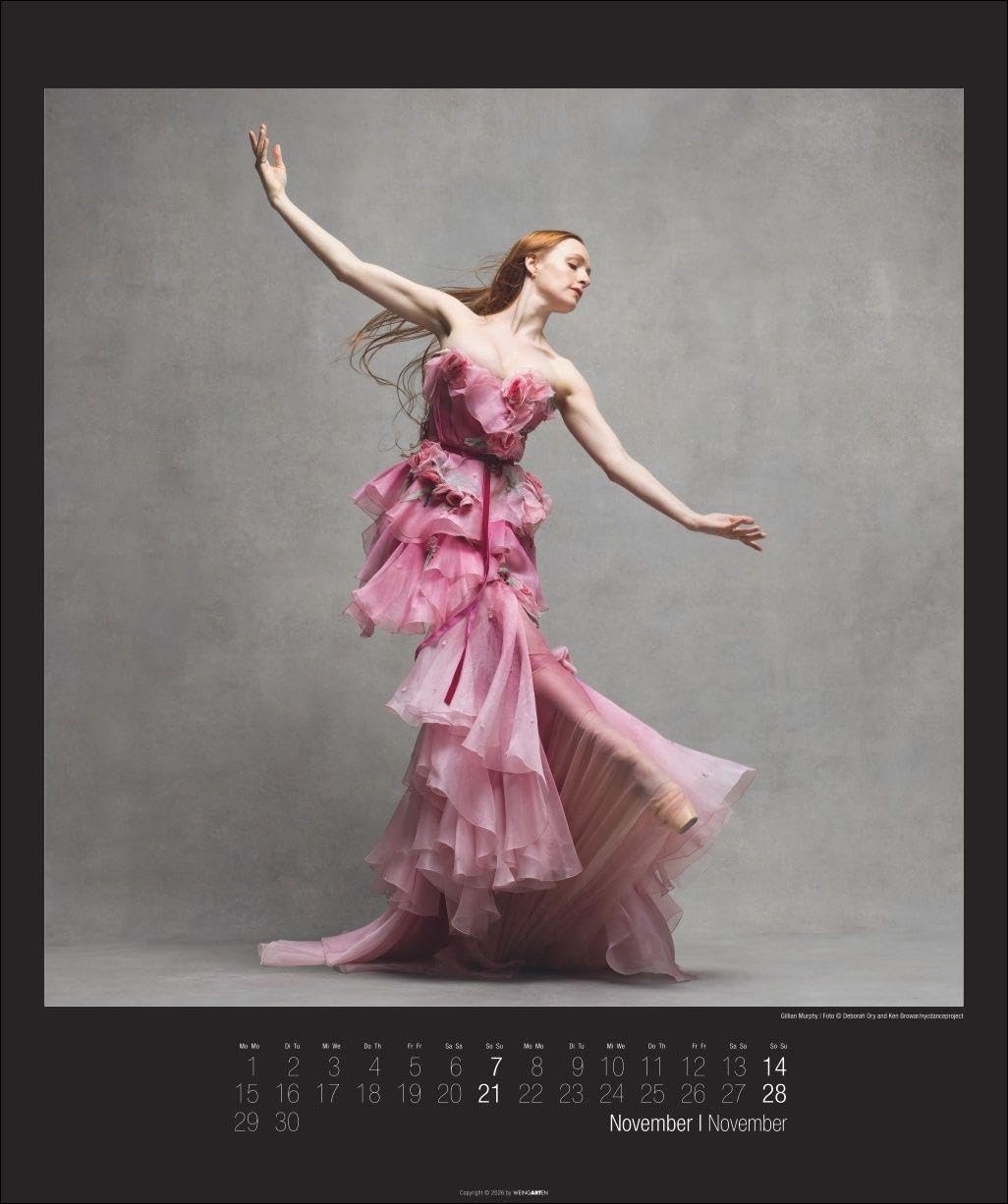 The Art of Movement Kalender 2027: Kunst und Mode vereint in faszinierenden Tanz-Bildern, die Anmut und Haute Couture verbinden. Großer Wandkalender im Hochformat 46 x 55 cm