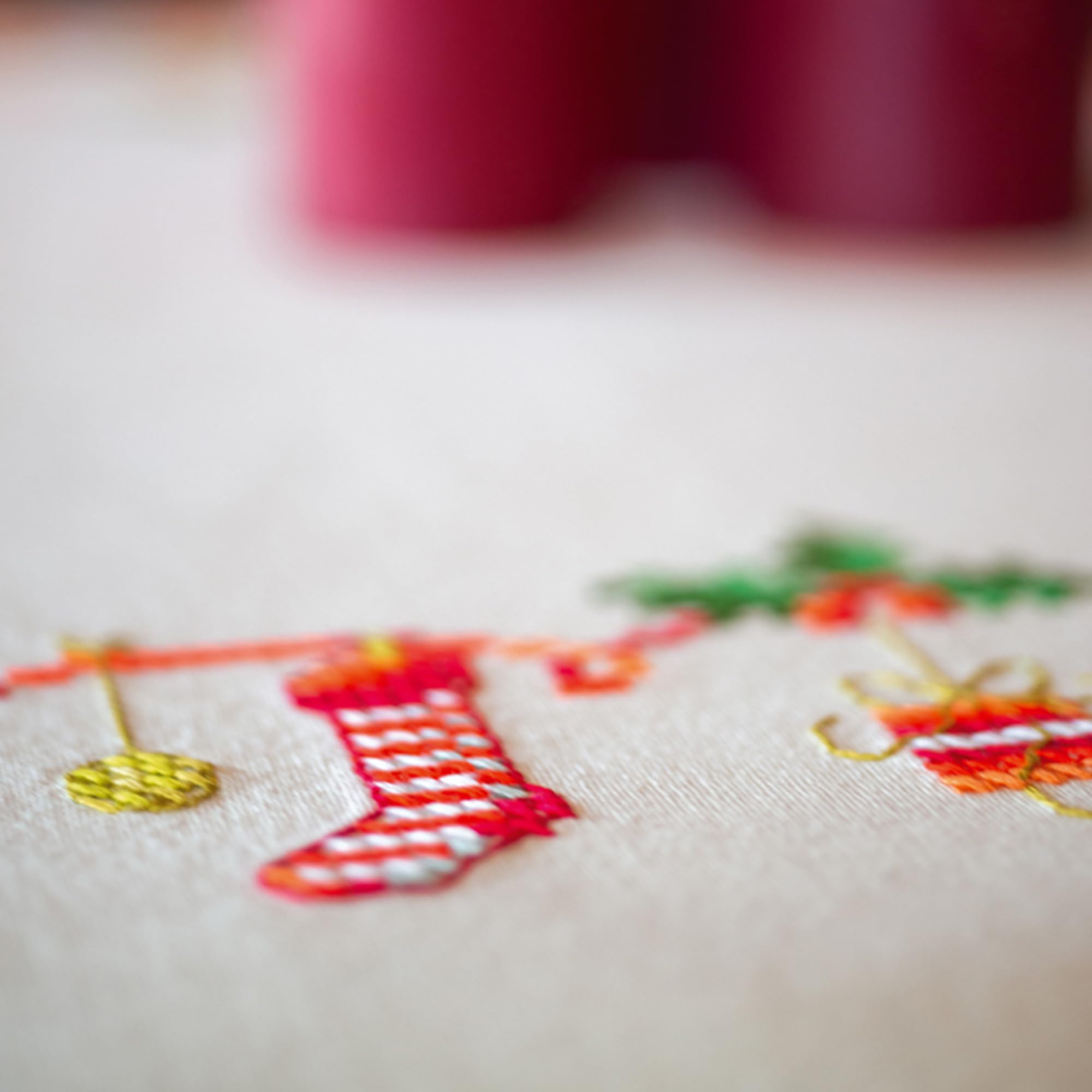 VERVACO Kit Point De Croix Pré-Imprimé Nappe NOËL Broderie Kit Complet Adulte Loisir Créatif Maison Decoration Manuelle Table Cadeou DIYca. 80 x 80 cm Cross Stitch Embroidery