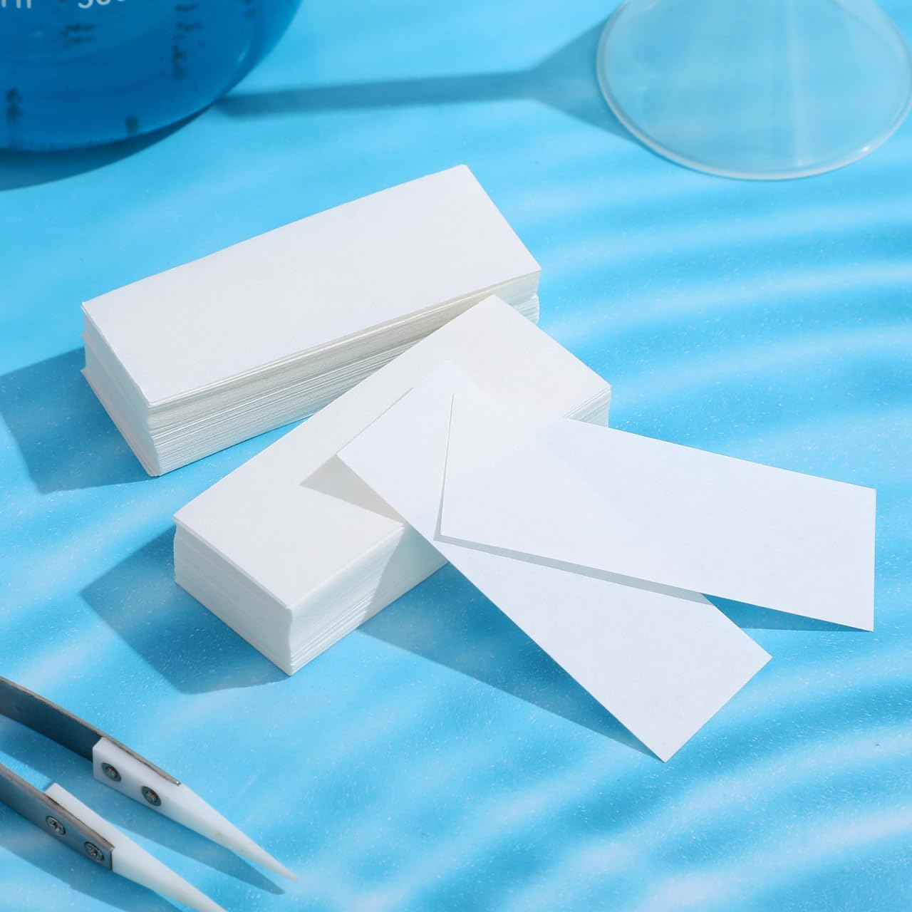 500 Sheets Chromatography Paper High Absorbency Neutral Cotton Laboratory Cleaning Paper, Chromatography Strips for Chemistry Experiments, Lens Cleaning & Pigment Separation