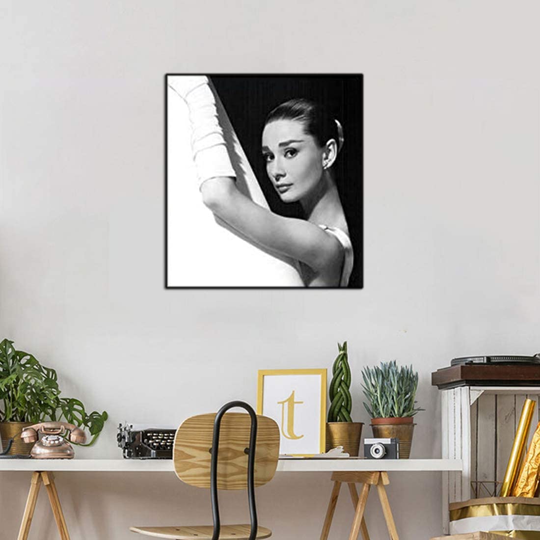 BBAUER Stampa artistica da parete su tela con stampa di Audrey Hepburn, poster decorativo in bianco e nero, poster decorativo moderno per camera da letto, 50 x 75 cm