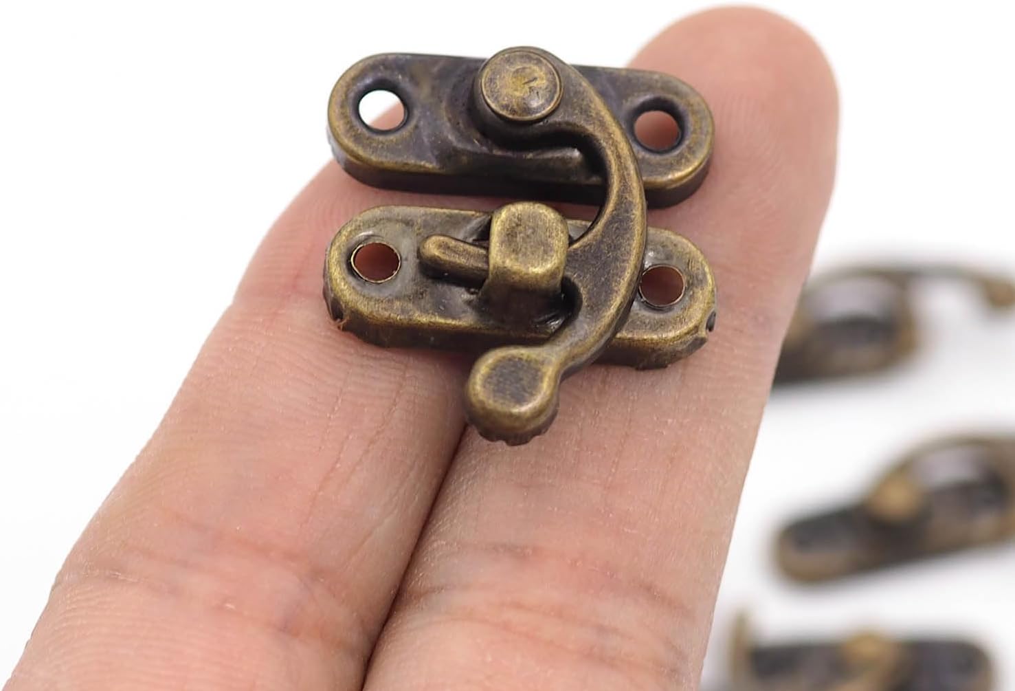 10 Pieces Tiny Antique Vintage Lock Latch Hook Hasp Horn Lock with 40 Screws Lightweight Horn Lock Clasp Arm Latch,for DIY Furniture Wooden Box Jewelry Case Toolbox (Bronze/Right Hook)