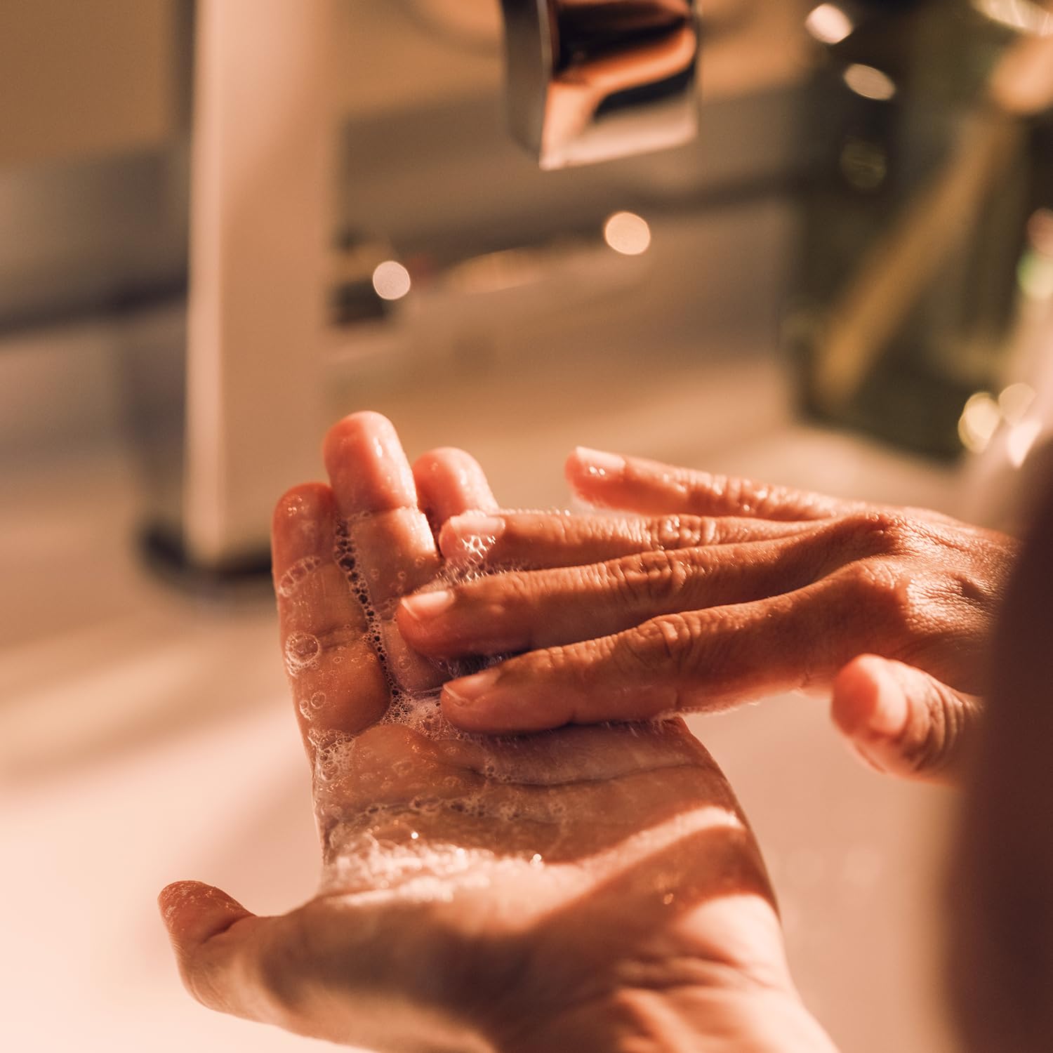 JUNGLÜCK Enzym Peeling Gesicht - Vegan | Natürlich feines Pulver regt die Zellerneuerung an und mildert dank 10% Vitamin C Pigmentflecken & Pickelmale | Mildes mechanisches Gesichtspeeling