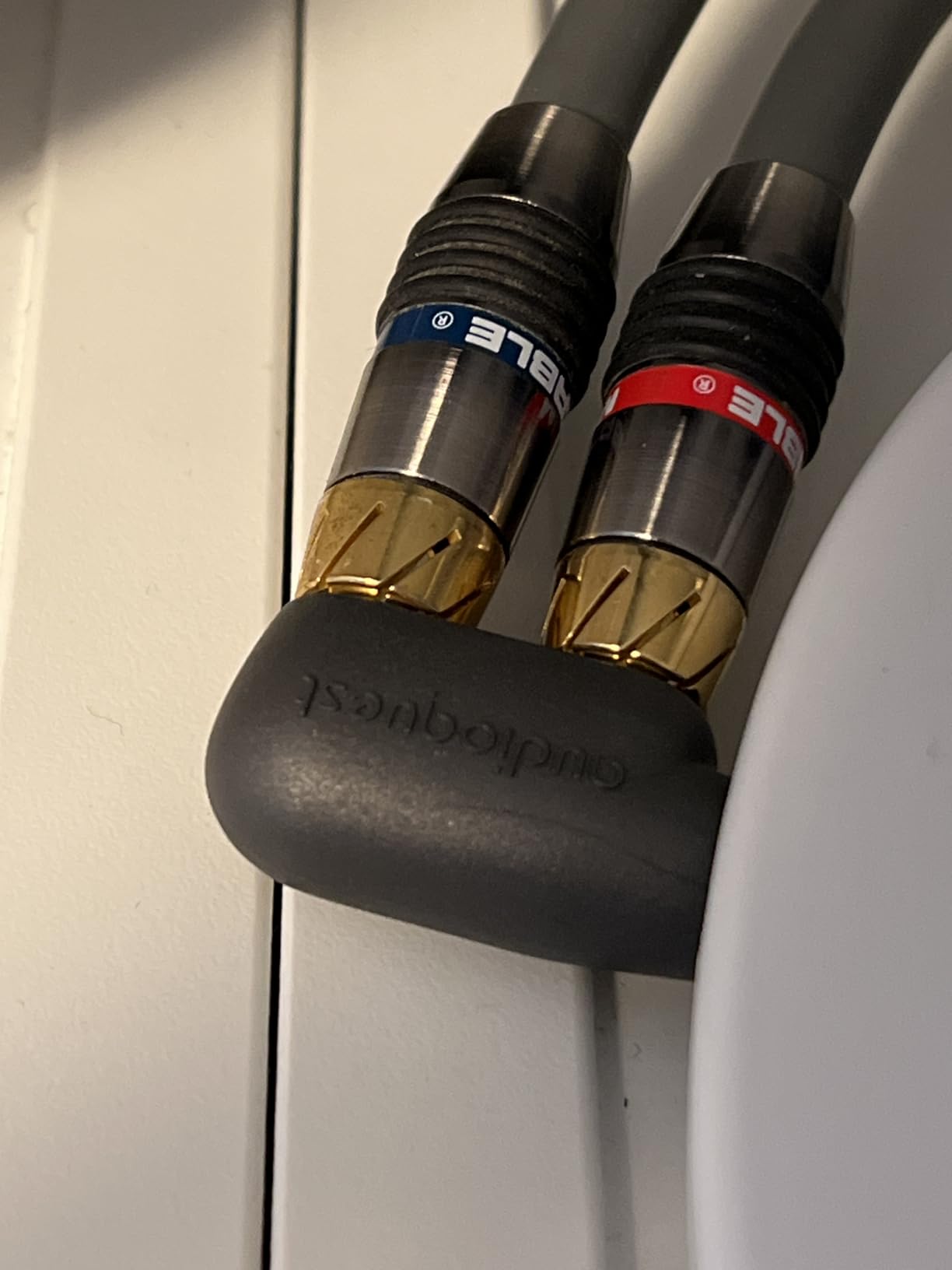 1 in 2 out 3.5mm Stereo Male to Double mono 3.5 mm Female Audio