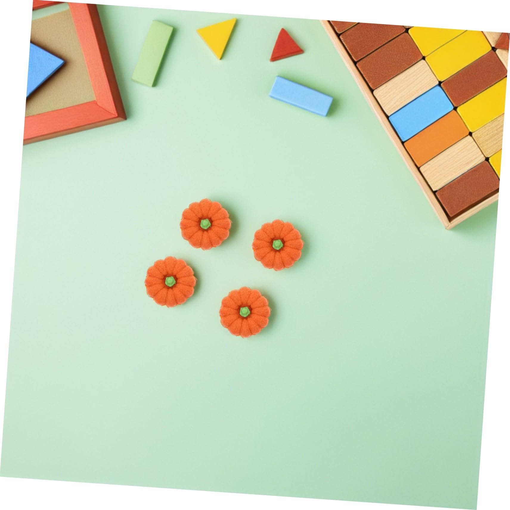 ibasenice 80 Stück Teiliges Mini Kürbis Radiergummi Herbstliches Design Kompakte Radiergummis für Schulbelohnungen Halloween und Erntedank Partyfüller Orange Praktische Stiftradierer