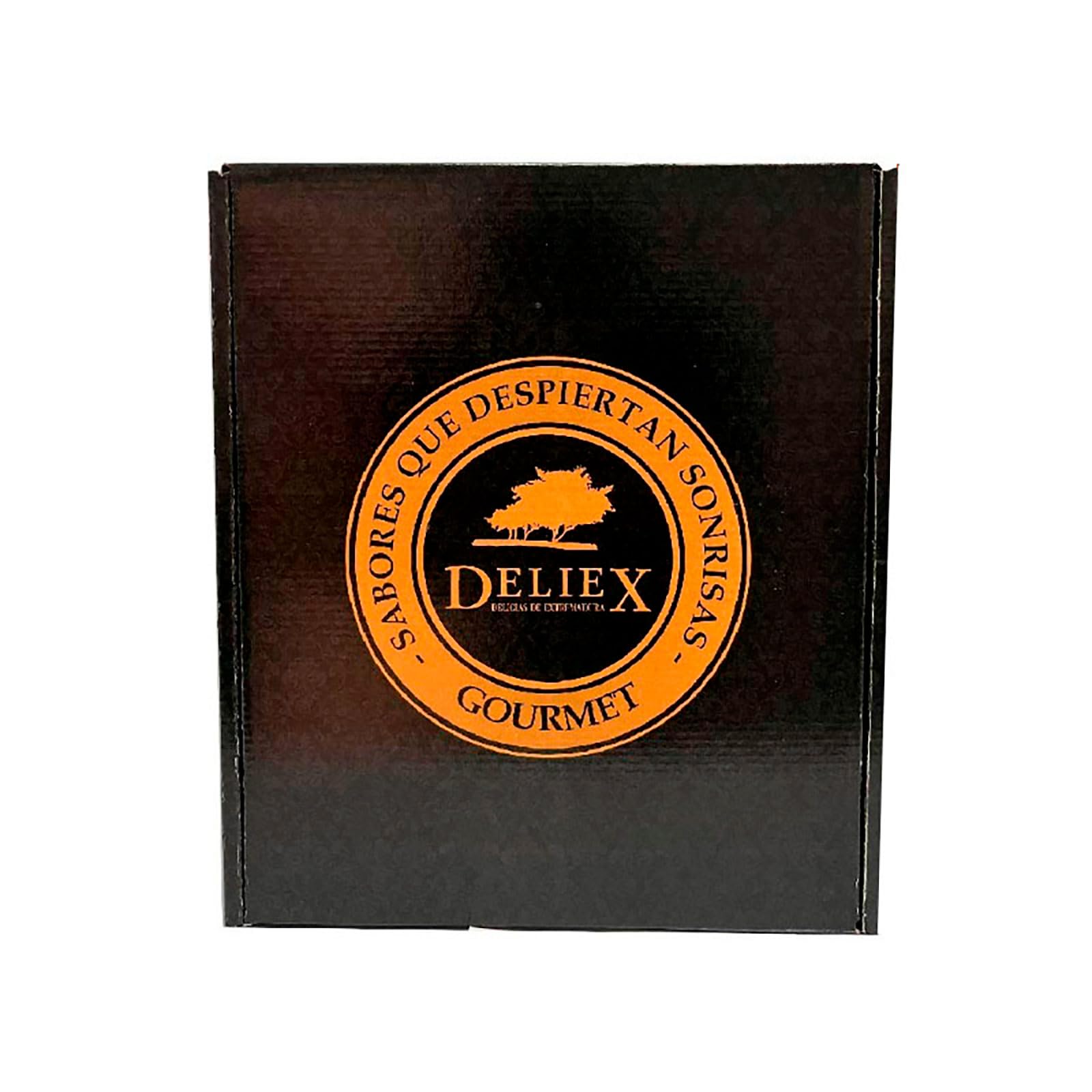 Cesta lote gourmet de regalo navideño empleados con salchichón y chorizo herradura ibérico, lomo extra curado, cuña de queso curado y vino crianza Marques de Carrión