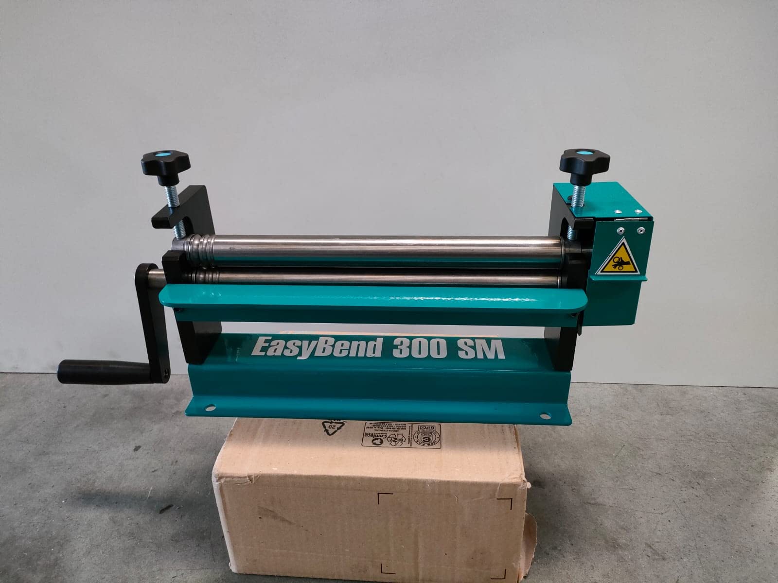 Calandra manuale per lamiera EasyBend 300 SM - Larghezza Utile 300 mm, diametro rulli 30 mm