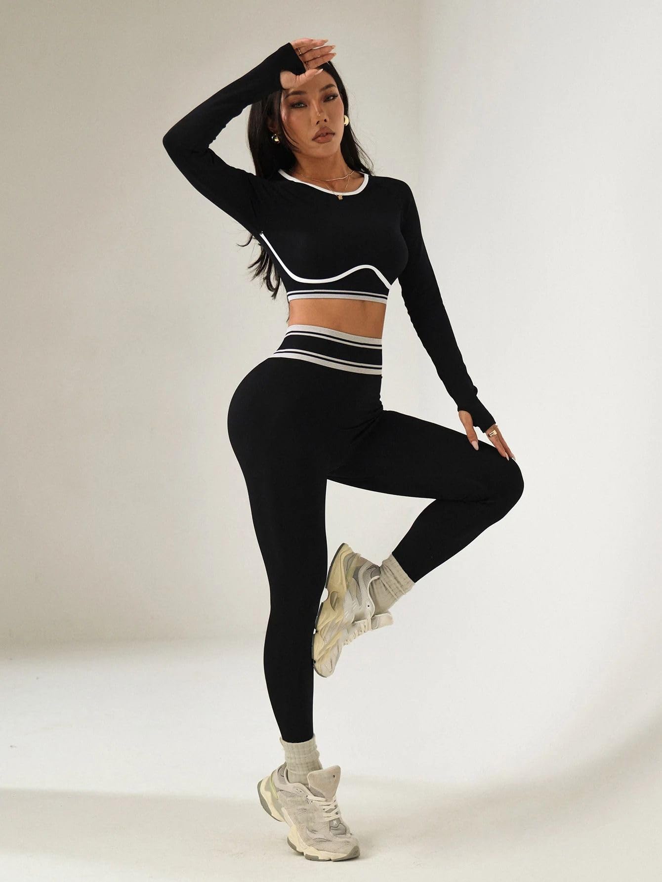 Set yoga a 2 pezzi da donna, top a maniche lunghe e pantaloni da fitness