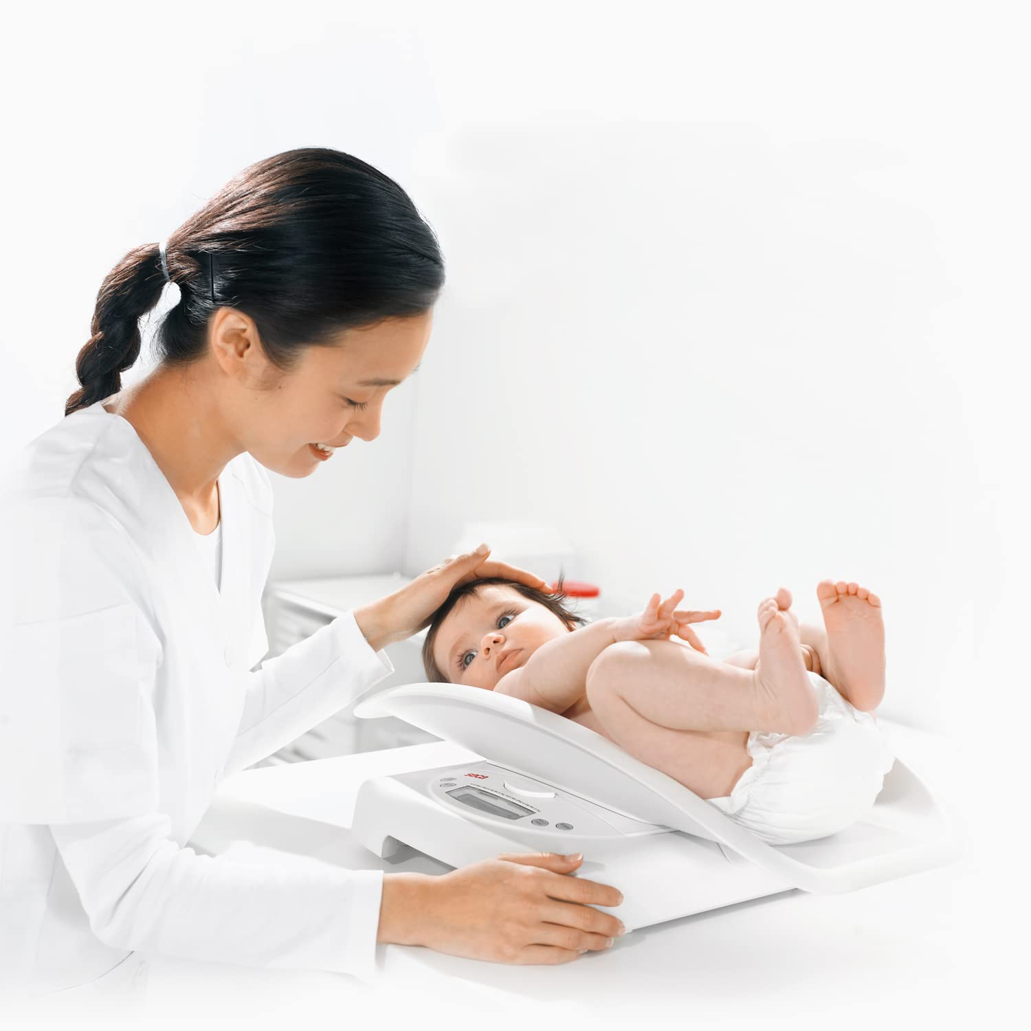 Amazon.co.jp: デジタル乳幼児用スケール 検定付 SECA833 ベビー 