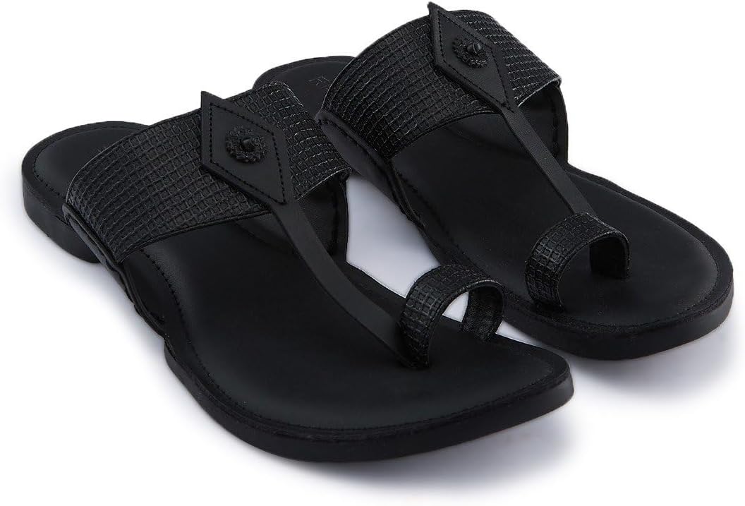 Regal Men Stylish Textured Leather Kolhapuris