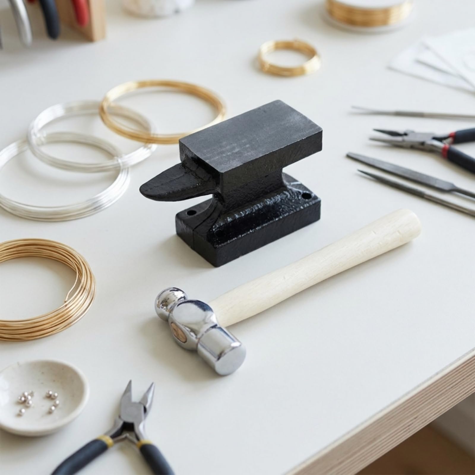 MagiDeal Incudine per Gioielli da Banco Mini Martello da Orefice Kit per Lavori Precisione Ferro Legno Forma Piatto Superiore
