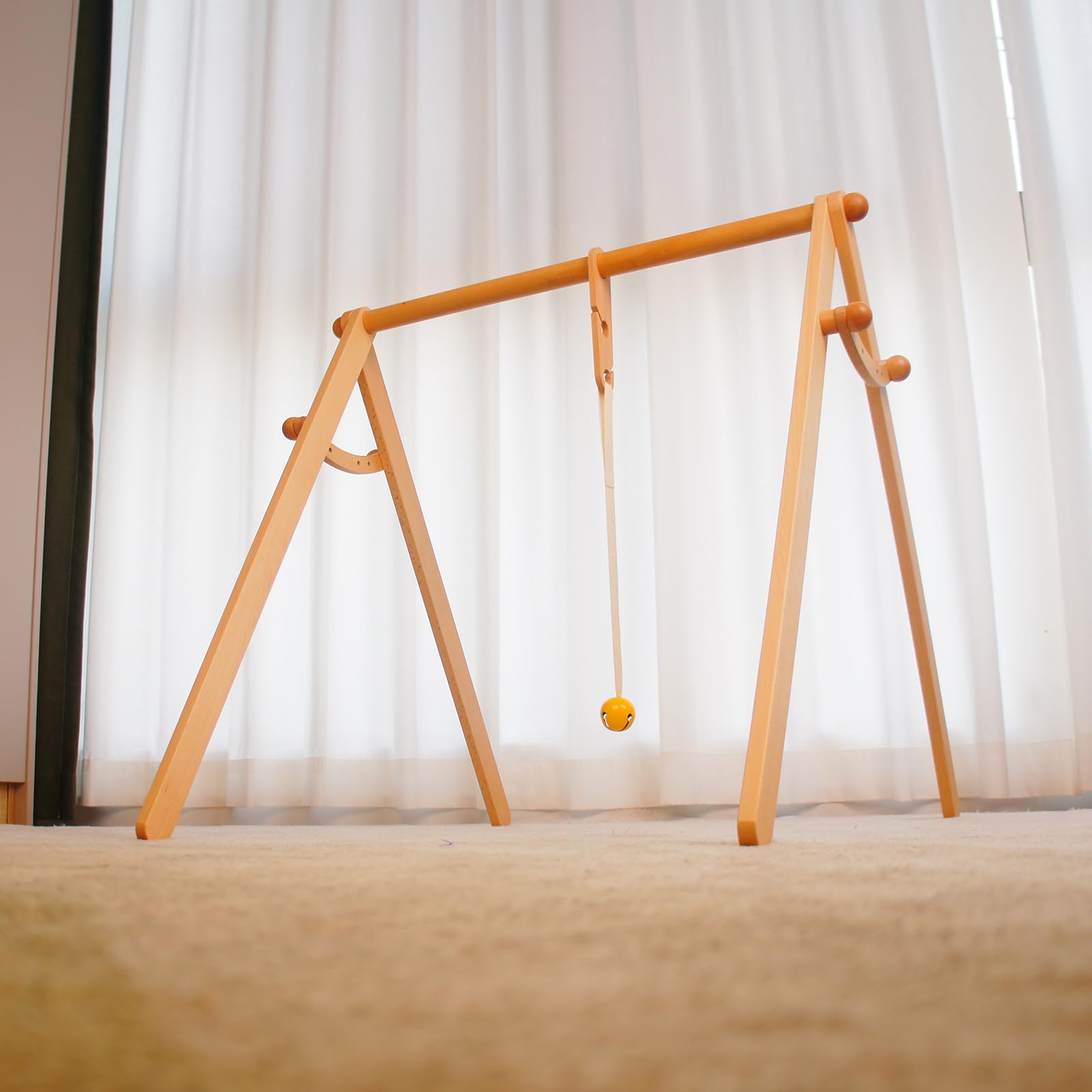 Montessori Baby Spielbogen Holz, 2-in-1 Spieltrapez & Kinderkleiderständer aus Buchenholz, stabiles Fitness-Frame für Neugeborene, Natur