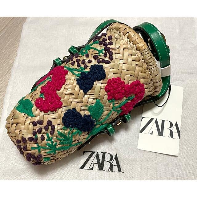 ⭐︎新品・未使用品・レア・タグなし⭐︎ZARA 2025年カゴバッグ/フラワー装飾付 人と違うバッグなら【ZARA】へ！ センス光る「主役級バッグ」を