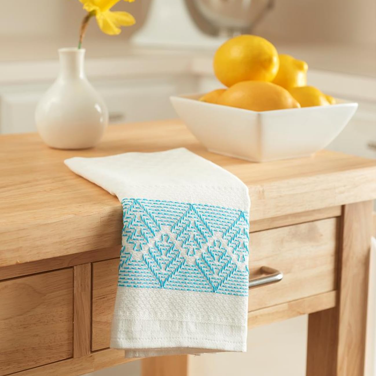 Amazon.com: LEISURE ARTS Swedish Weave Towel Kit, Ocean Waves Blue