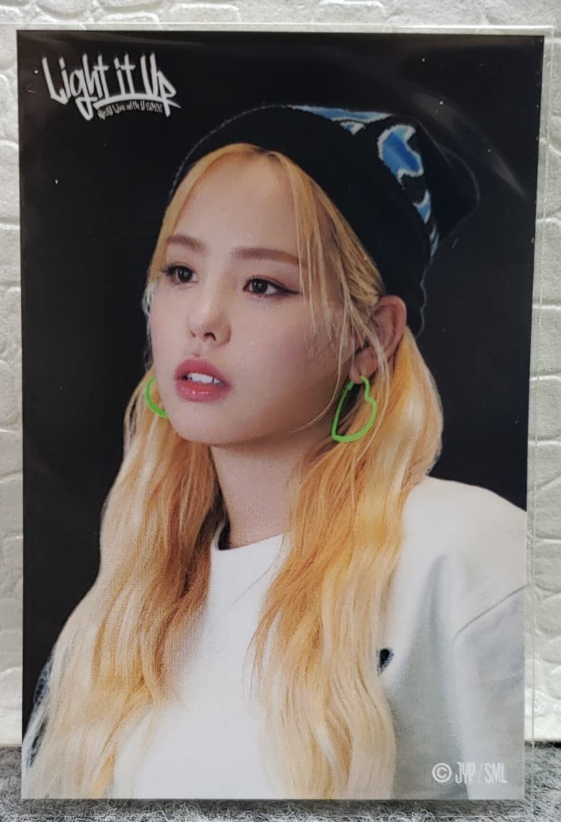 希少品☆NIZIU オリジナルステッカー