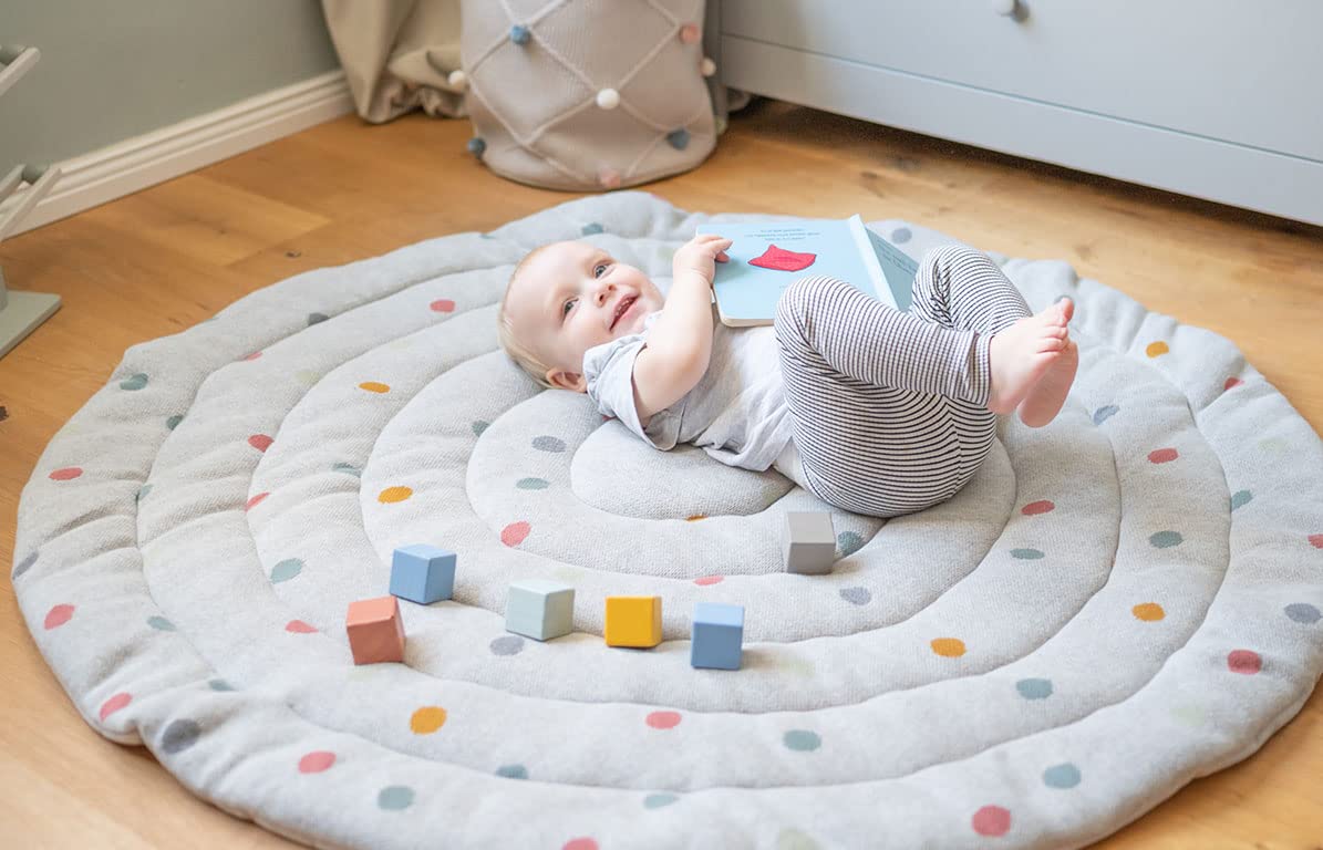 Kindsgut Krabbeldecke Baby rund 120 cm, Baumwolle, Punkte Grau | Gepolsterte Spieldecke 5 cm ab Geburt, OEKO-TEX, Krabbelmatte für Motorik und Bauchlage, waschbar, rollbar, Unisex