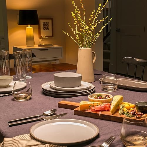 Miniatura 9 de GE Relax Bombillas LED, luz de vela, blanco suave, 40 vatios, bombillas B11 decorativas transparentes, base pequeña (paquete de 8)