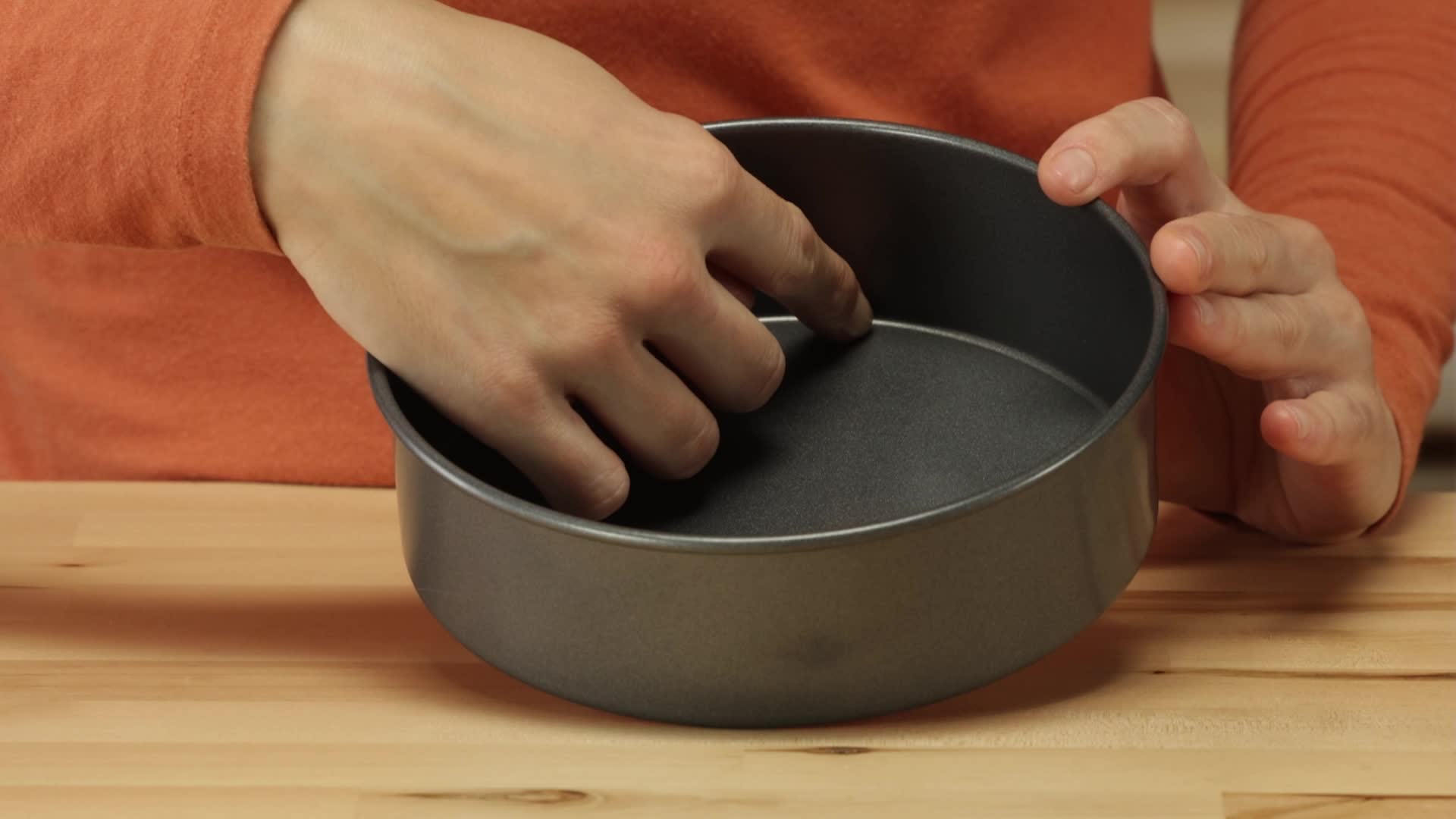 Gobel 223710 Moule à Manqué Rond Uni Bordé Anti-Adhérent | WhichOne Gobel 223710 Moule à Manqué Rond Uni Bordé Anti-Adhérent | WhichOne