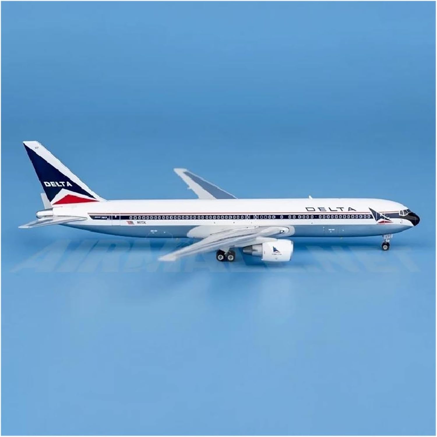 Miniature Scale 1 400 for Delta 767-300 N117DL DieCast Alloy Aircraft Model Collection Souvenir Flying Toy Game Kits