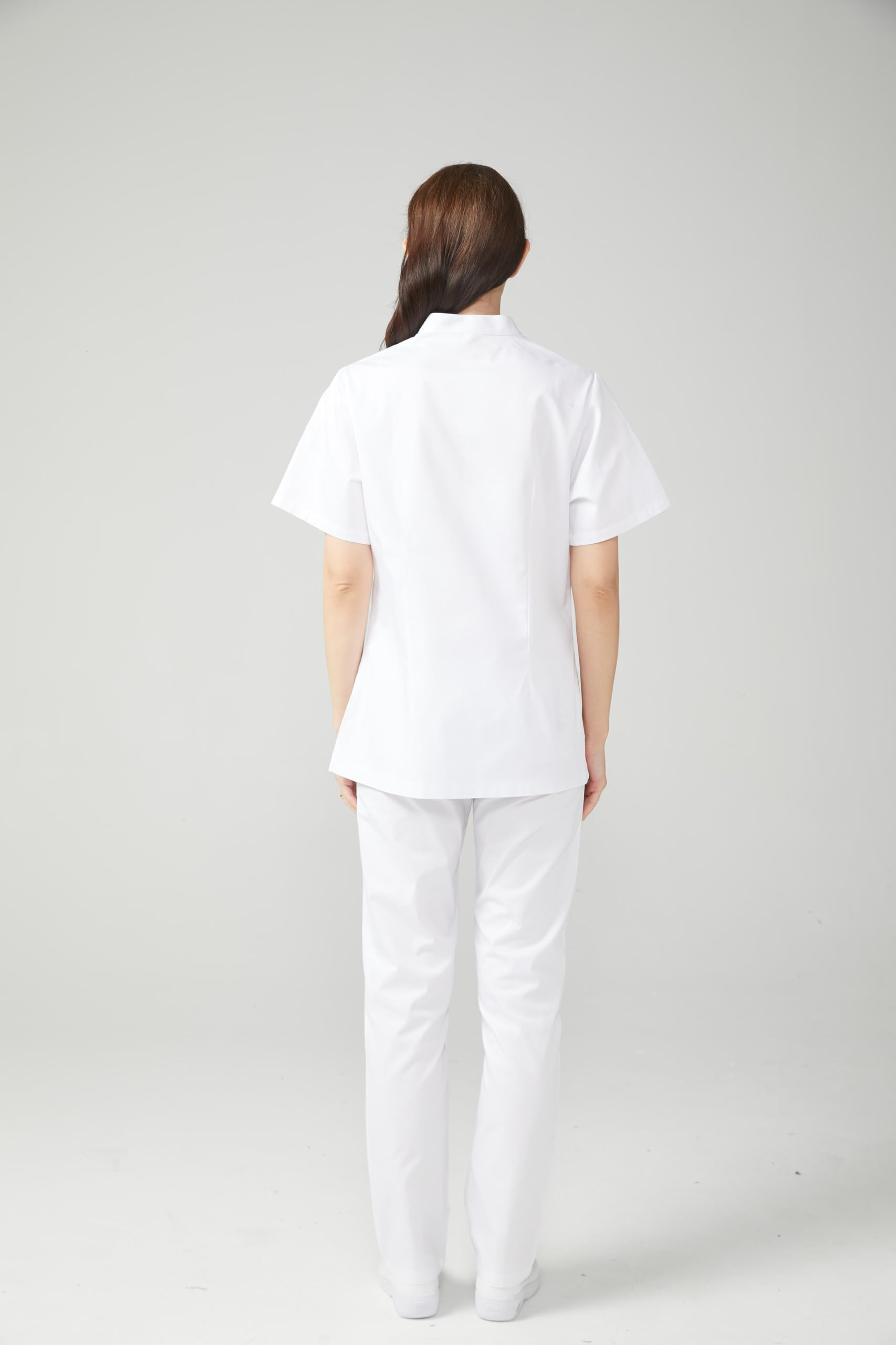 Casaca Sanitaria Mujer Cierre Cremallera Central Cuello Tirilla Manga Corta Entallada Transpirable Uniforme Profesional Farmacia Clínica Comodidad - Serie 702