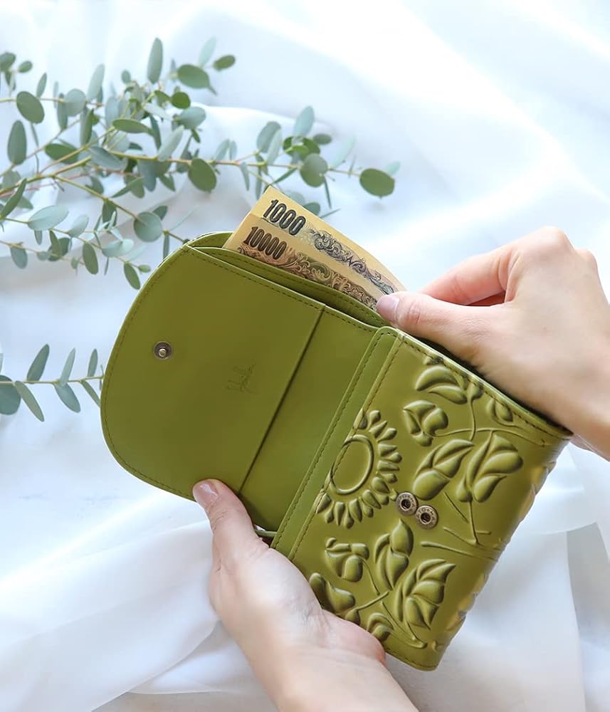 新品タグ付き【シビラ】本革 太陽を感じる草花柄 ソンブラ 二つ折り財布 Amazon.co.jp: [シビラ] ソンブラ 二つ折り財布 花柄 牛革 本革