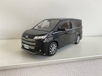 トヨタ ノア ミニカー 黒 Amazon | ミニカー 1/30 新型 ノア S-Z 90系 カラーサンプル ミニカー