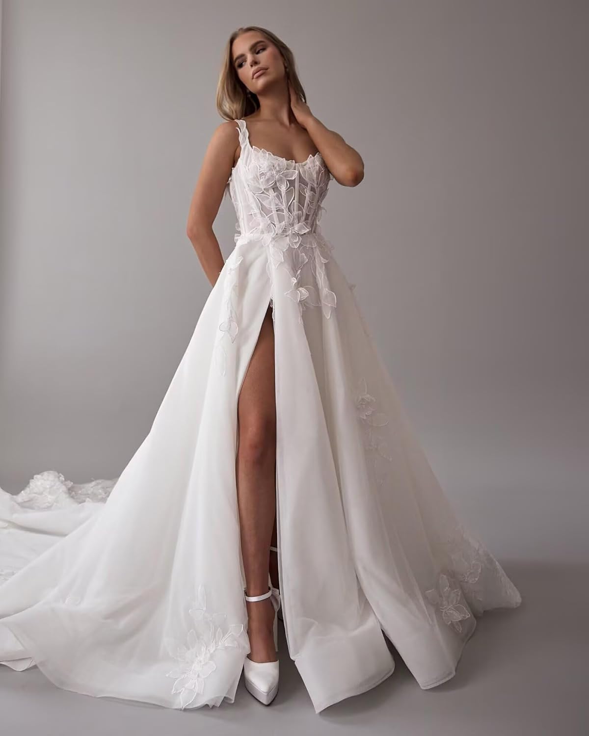Spaghetti Straps Tulle Wedding Dresses A-Line Lace Applique 3D Floral Bridal Gowns with Slit for Bride