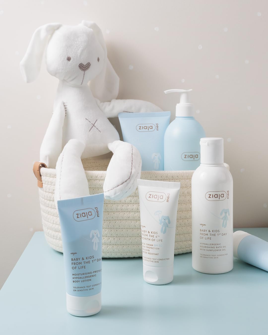 BABY & DZIECI Odżywczy Olejek Do Kąpieli Hipoalergiczny | Bez perfum | Noworodek | 90% Naturalne Składniki | Czyści i Nawilża Bez Piany ZIAJA MED