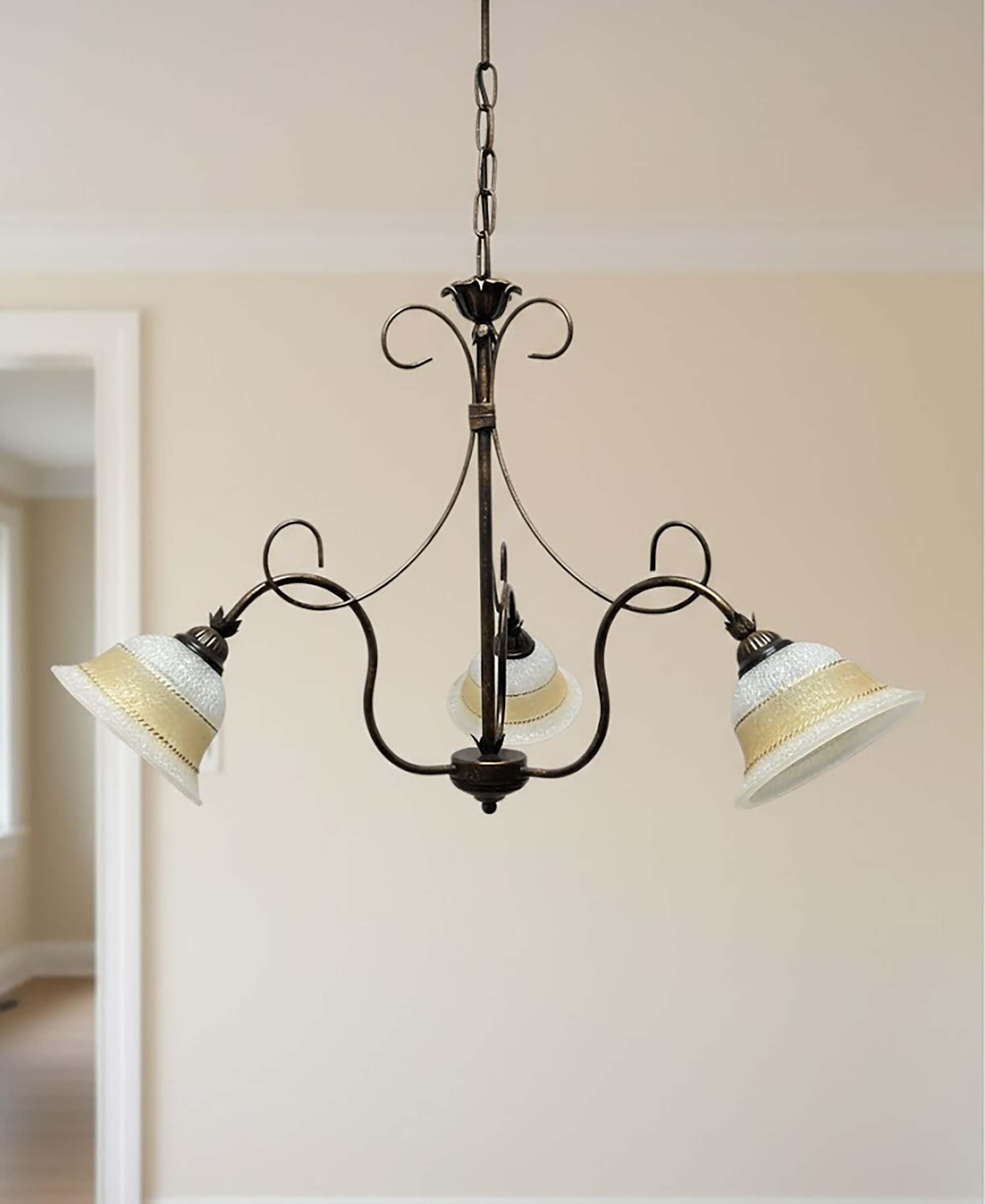 Lampadario classico in ferro battuto a 3 luci Collezione Regina, soggiorno, sala da pranzo, ingresso, corridoio, camera da letto, bagno, vetro oro e ambra