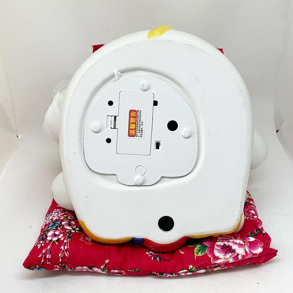Amazon.co.jp: 【ノーブランド品】電動招き猫 白磁製 座布団付 電池USB