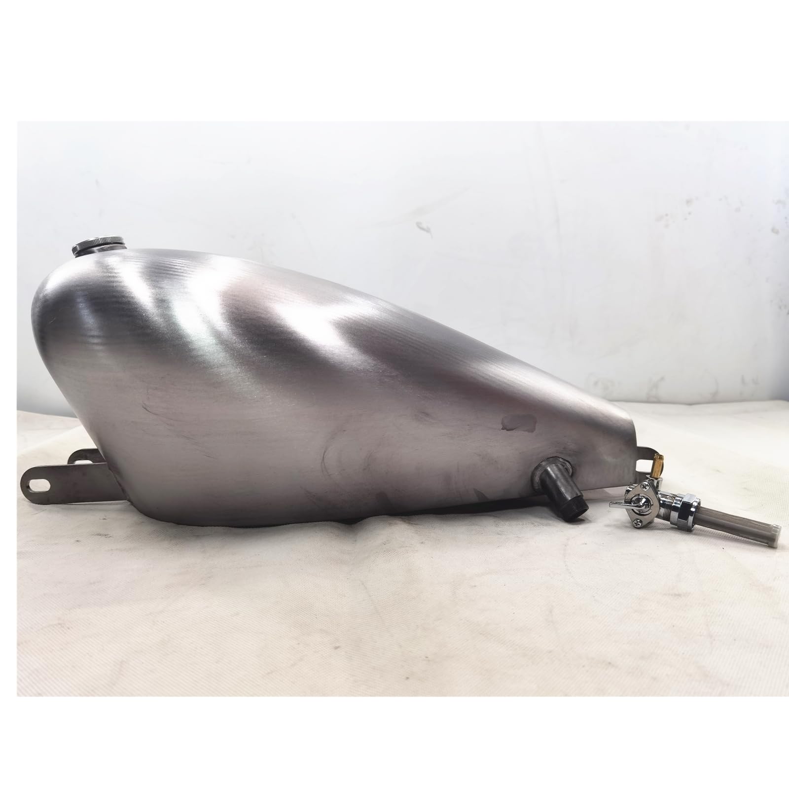 Amazon | オートバイ ガソリン ガス燃料タンク 15L ハーレーダイナ
