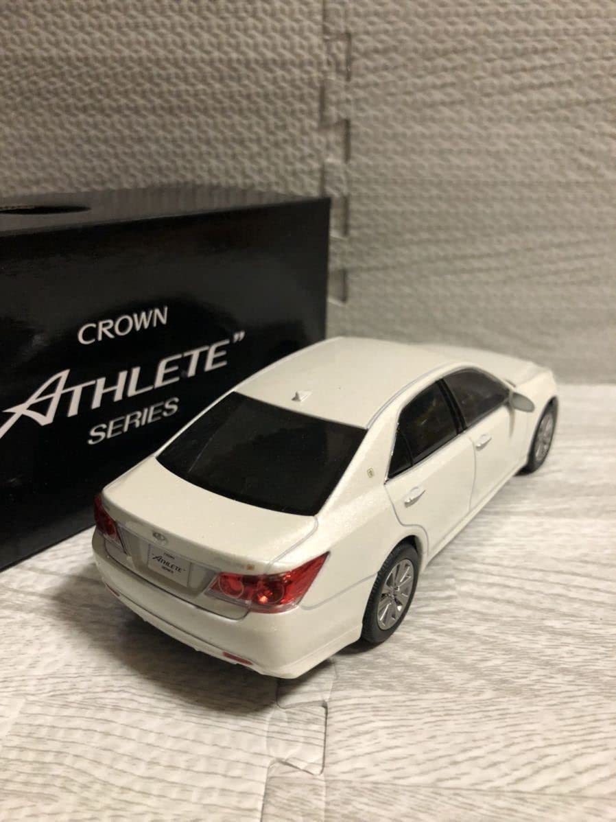 1/30 トヨタ クラウンアスリート カラーサンプル ホワイトパール