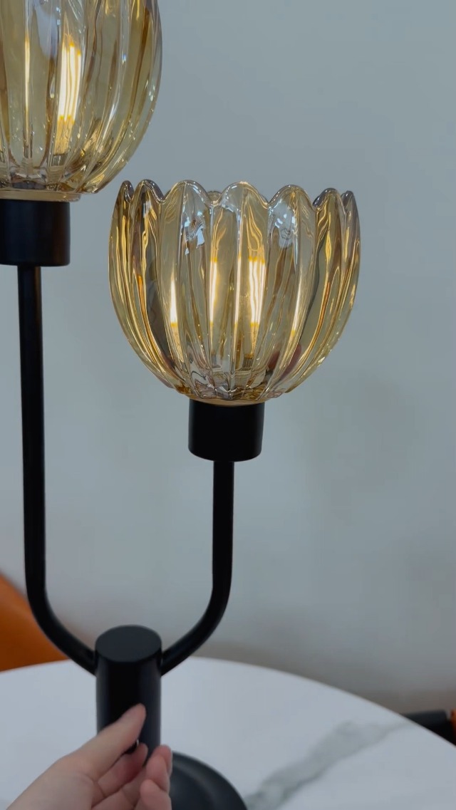 Image of Lightdot Mid Century Modern Flower Table Lamp for Bedroom Black Dimmable | Nightstand Lamp Amber Glass Vintage Desk Lamp 2 Bulbs Included Warmwhite Ambient Bedside Lamp for Living Room Home Decor Gift