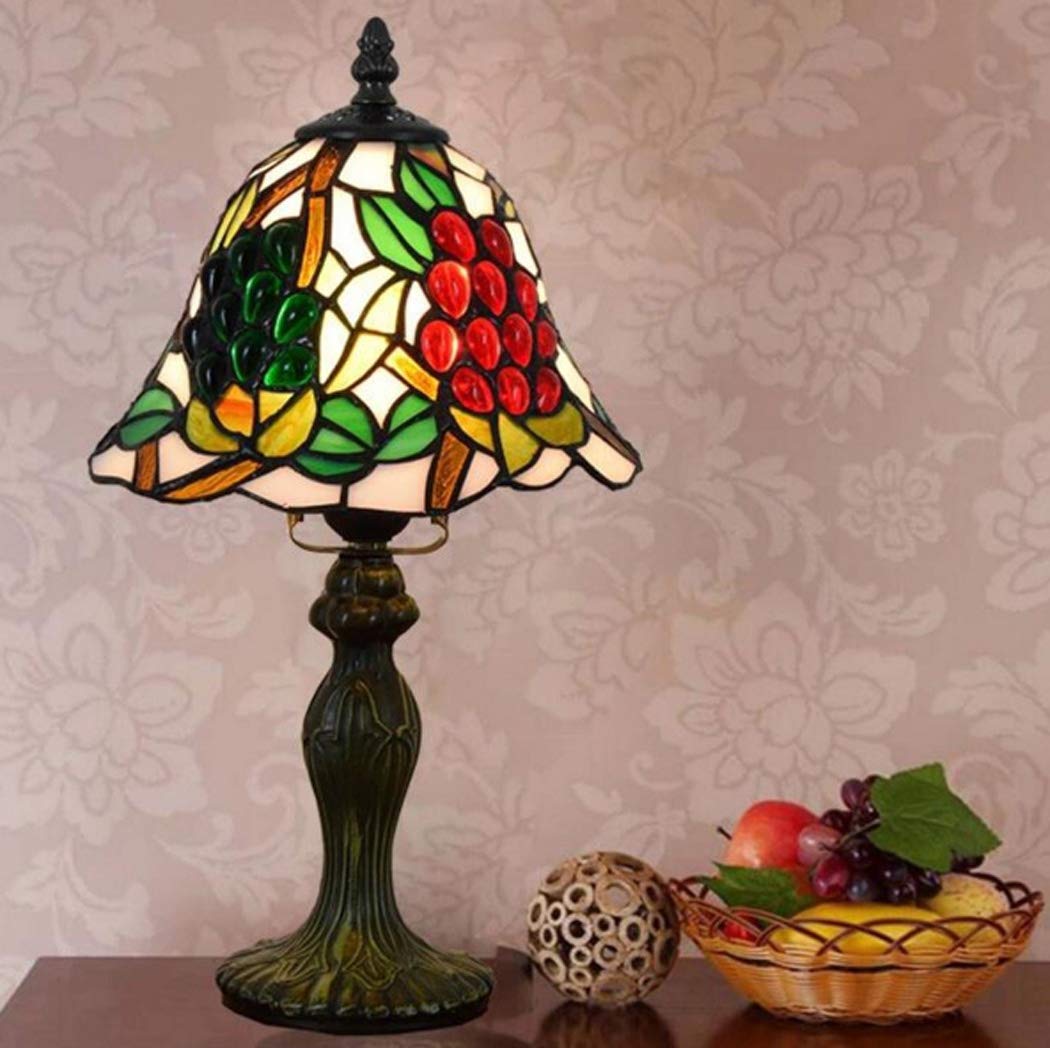 Lampa biurkowa w stylu Retro Art Stained Glass'ego witraż w stylu wiktoriańskim lampy stołowe 8 cali czerwone zielone koraliki winogronowe do salonu antyczne biurko nocna sypialnia