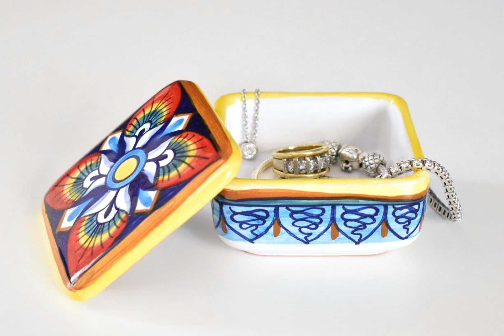 thatsArte.com Deruta - Caja de recuerdo de cerámica pintada a mano, caja de joyería italiana Deruta Arte, regalos italianos hechos en Italia, cerámica italiana, cerámica italiana fabricada en Italia
