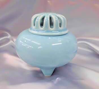 青磁の香炉 青磁の香炉 青磁千鳥香炉 文化遺産オンライン