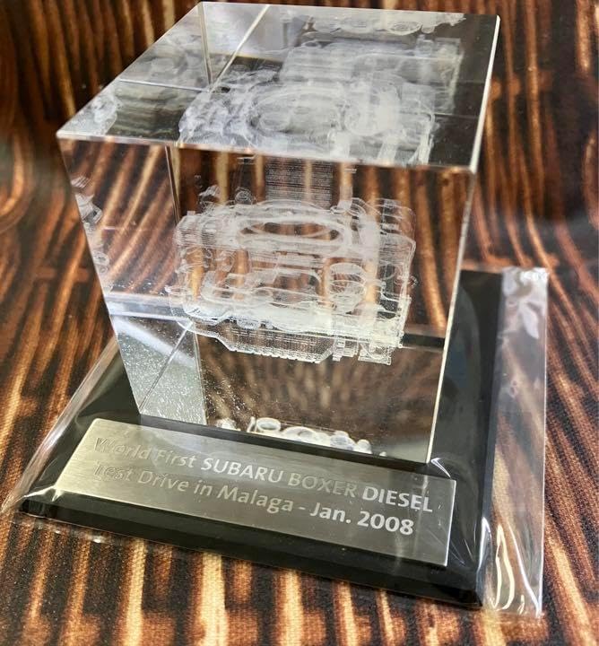 ボクスター エンジン型クリスタルペーパーウェイト 中学 クリスタル