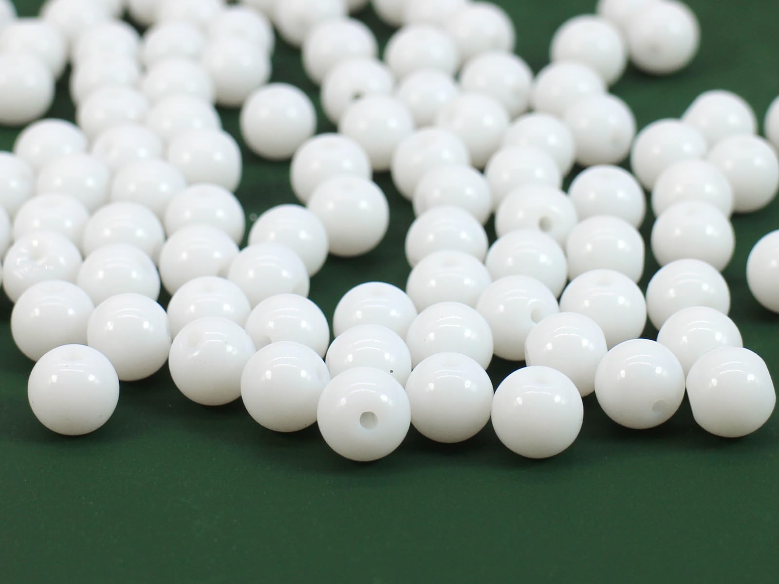 650 szt. 8 mm śnieżnobiałe szklane koraliki do produkcji biżuterii, okrągłe gładkie koraliki, bransoletka, luźne koraliki do produkcji biżuterii, kolczyki, naszyjniki, rękodzieło i prezenty