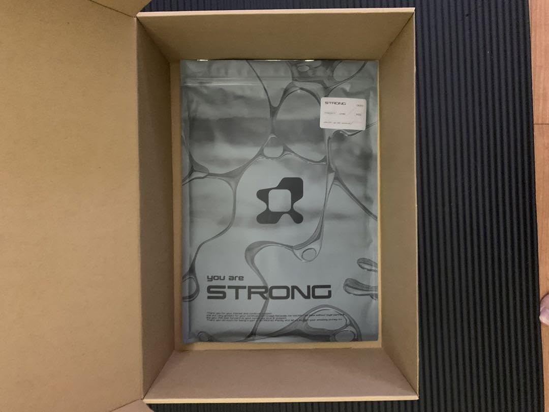 トップス STRONG pack tee (white) xs STRONG PACK TEE (WHITE)