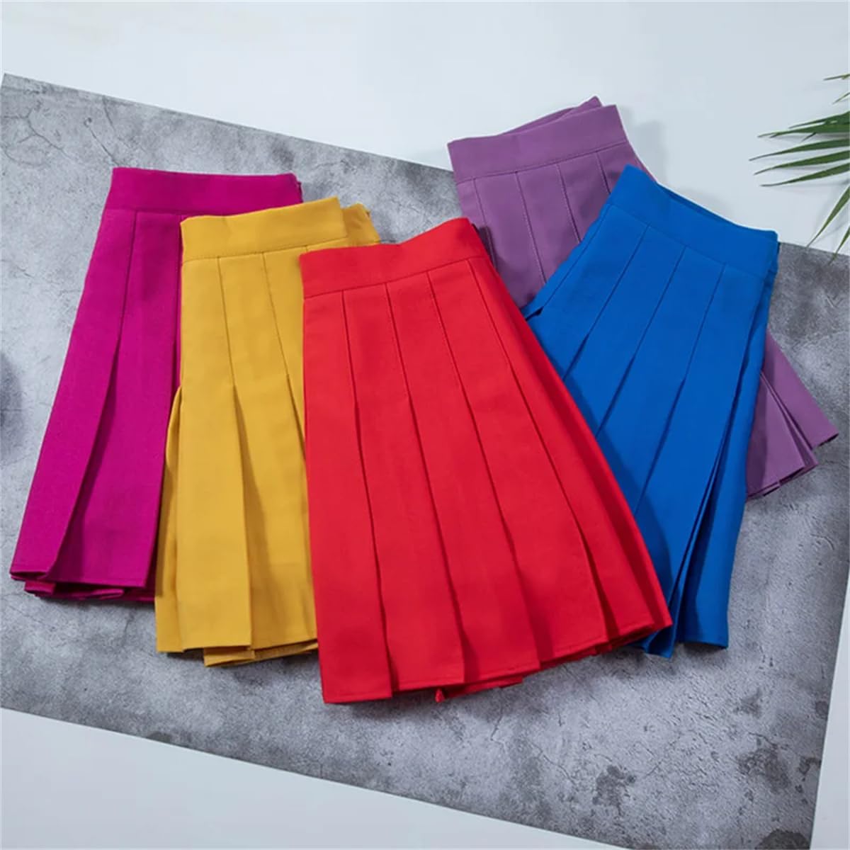 Mini Gonna A Pieghe Grigia da Donna Sportiva A Vita Alta Estiva A Linea Bianca da Tennis con Pantaloncini
