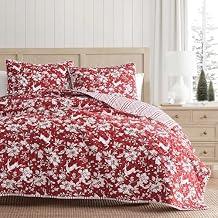 Martha Stewart - Queen Quilt Set, Classic Quilted Bedding, Lightweight, Incredibly Soft & Wrinkle Resistant Quilt with Matching Pillowcases, 3 Piece Bed Set Dancing Deer Red