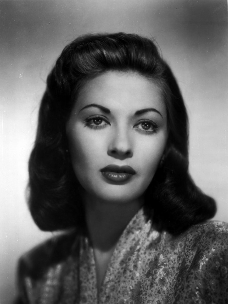 Medidas De Yvonne De Carlo Anato Nacional Unas De Las Grandes