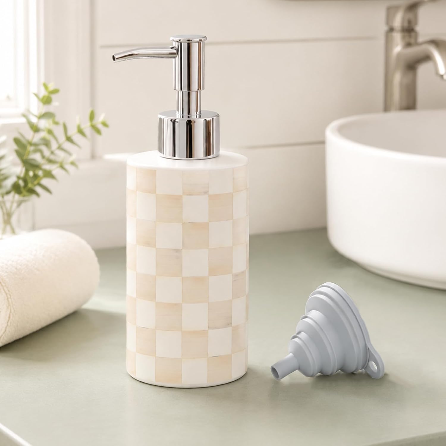 Whaline 1 Pc Plaid Soap Dispenser Glass Beige White Checkered Soap Dispenser with Pump Silicone Funnel Refillable Liquid Container for Hands Dishes Party Home Kitchen Bathroom Decor